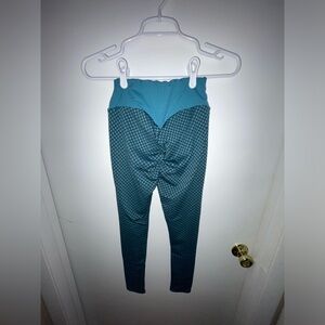 Blue textured booty scrunch leggings